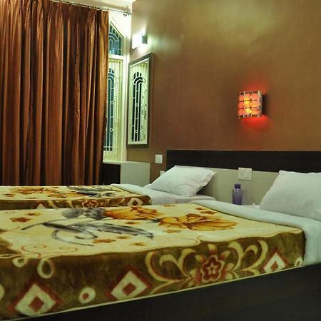 Hotel Kiran Palace Varanasi Dış mekan fotoğraf