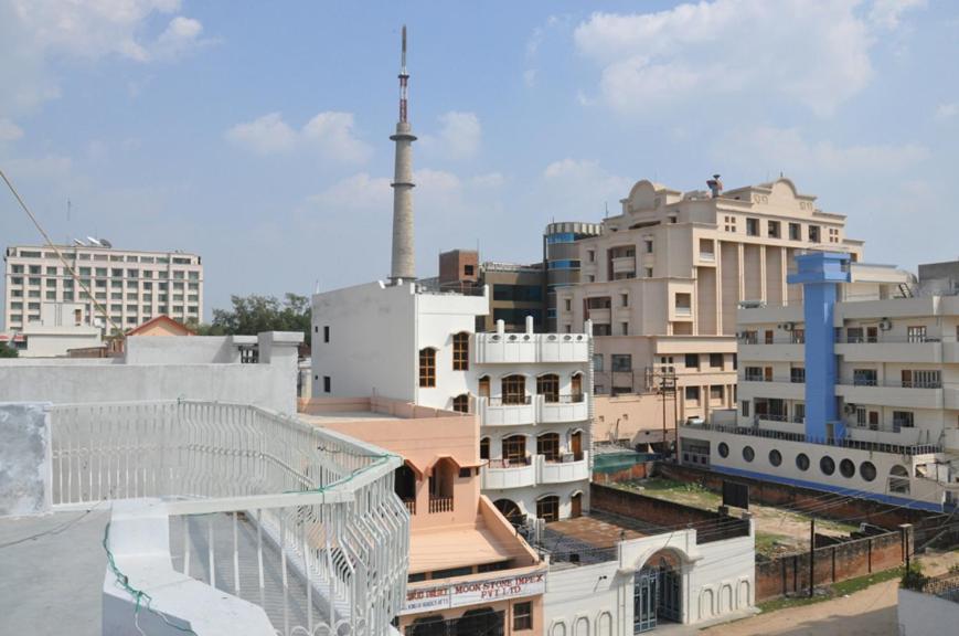 Hotel Kiran Palace Varanasi Dış mekan fotoğraf