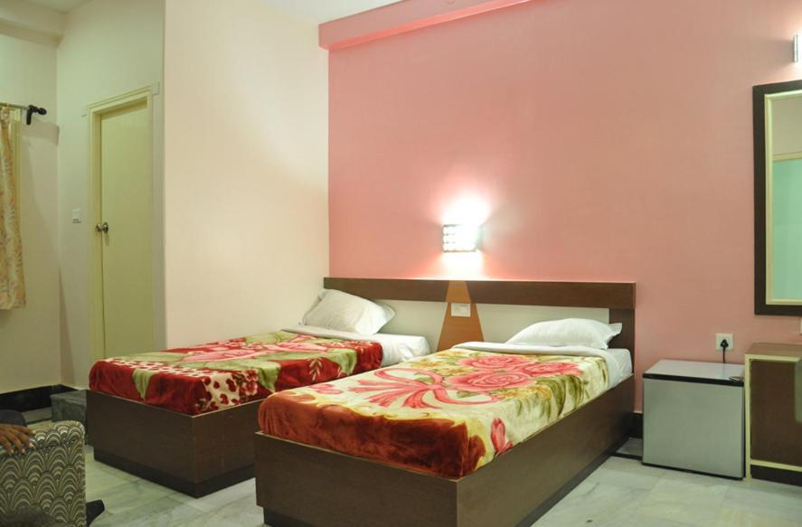 Hotel Kiran Palace Varanasi Dış mekan fotoğraf