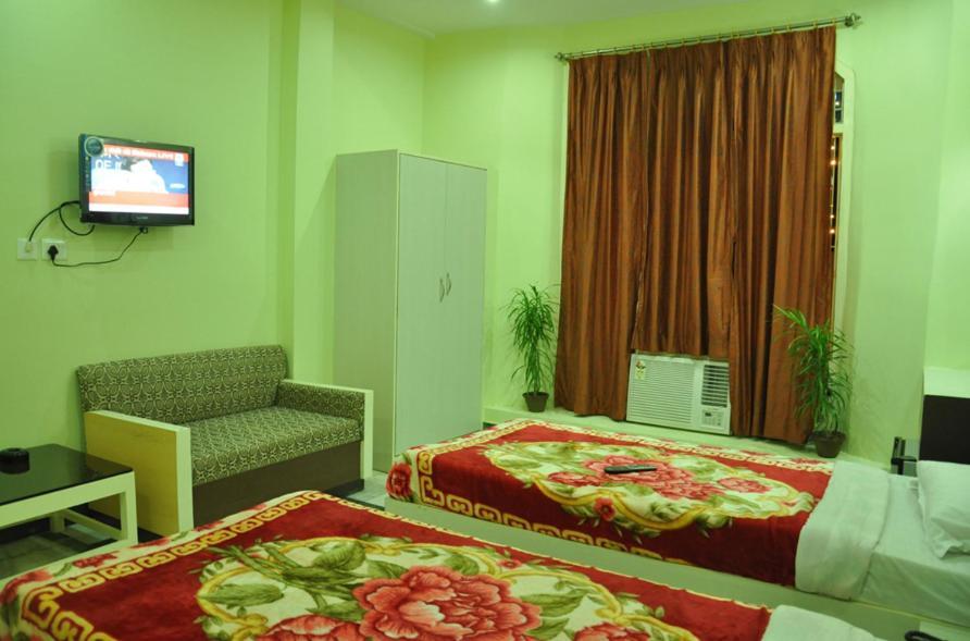 Hotel Kiran Palace Varanasi Dış mekan fotoğraf